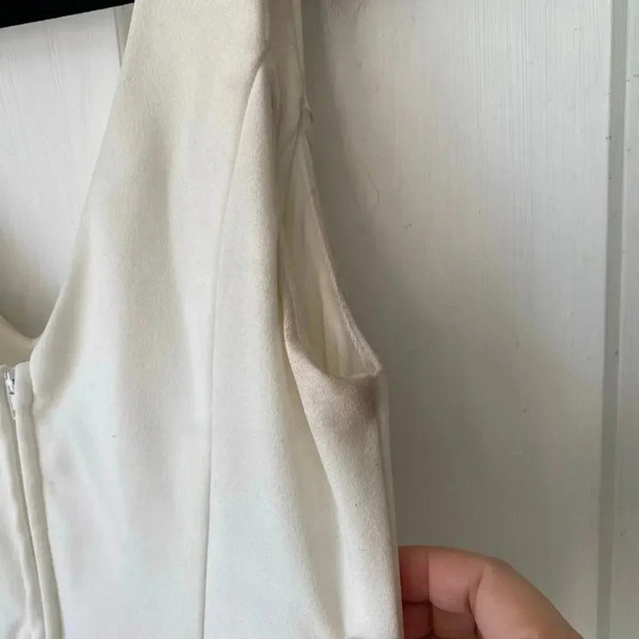 Crystal Sky Double V Neck Sleeveless Zip Back Wide Leg White Jumpsuit Women's M - Picture 8 of 12